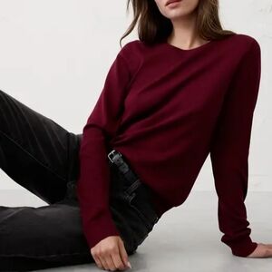 Banana Republic Forever Sweater Size Medium (Burgandy)